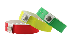 Plain Vinyl Wristbands with reusable metallic closure, 19 mm